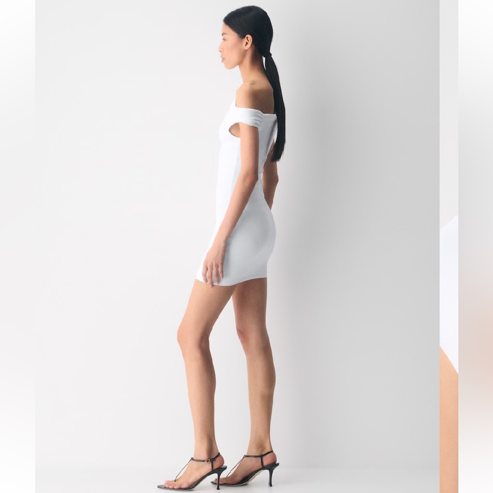 Aritzia White Original Contour Ravish Double Lined Off The Shoulder Dress Medium - Picture 3 of 13